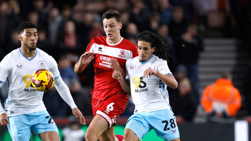 Burnley gặp khó trước Middlesbrough